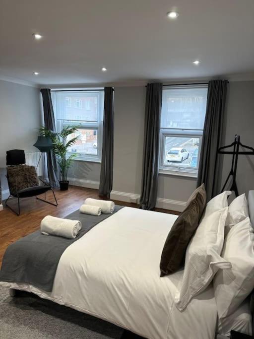 High Wycombe Centre- 2 Bed Flat Apartment Екстериор снимка