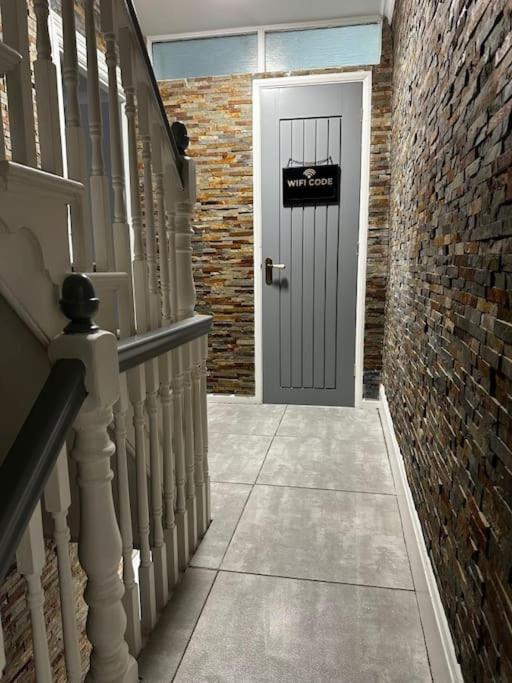 High Wycombe Centre- 2 Bed Flat Apartment Екстериор снимка